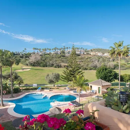 1 Penthouse Golf & Pool View In Duquesa Manilva