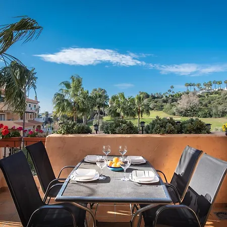 Apartment 1 Penthouse Golf & Pool View In Duquesa *